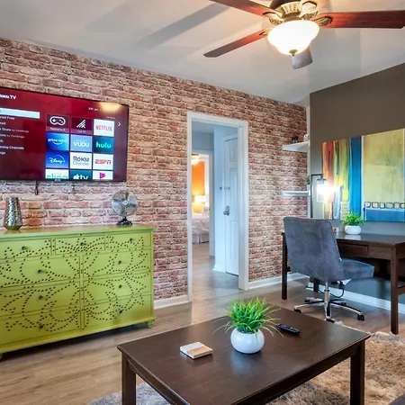 Apartamento Trendy Escape ◉ California King Bed Awaits! Charlotte Exterior foto
